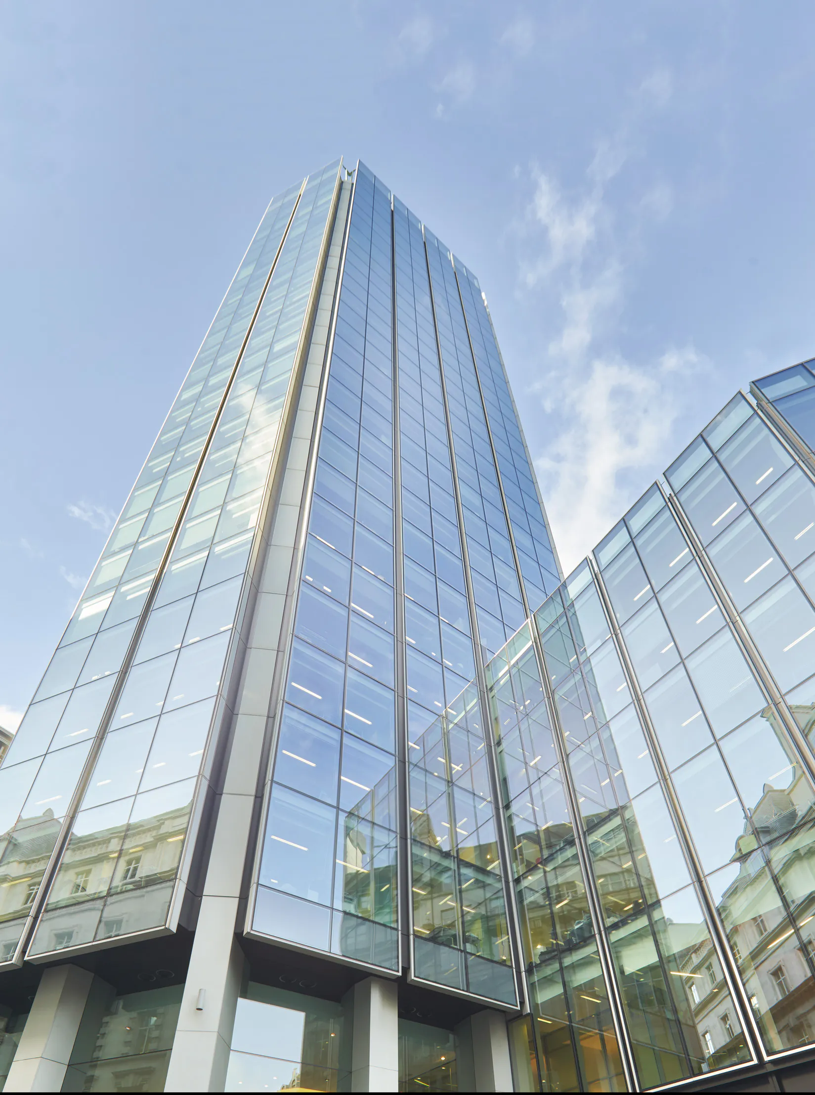 Commercial space for rent London, prime office rental space UK, office space in London's main financial district